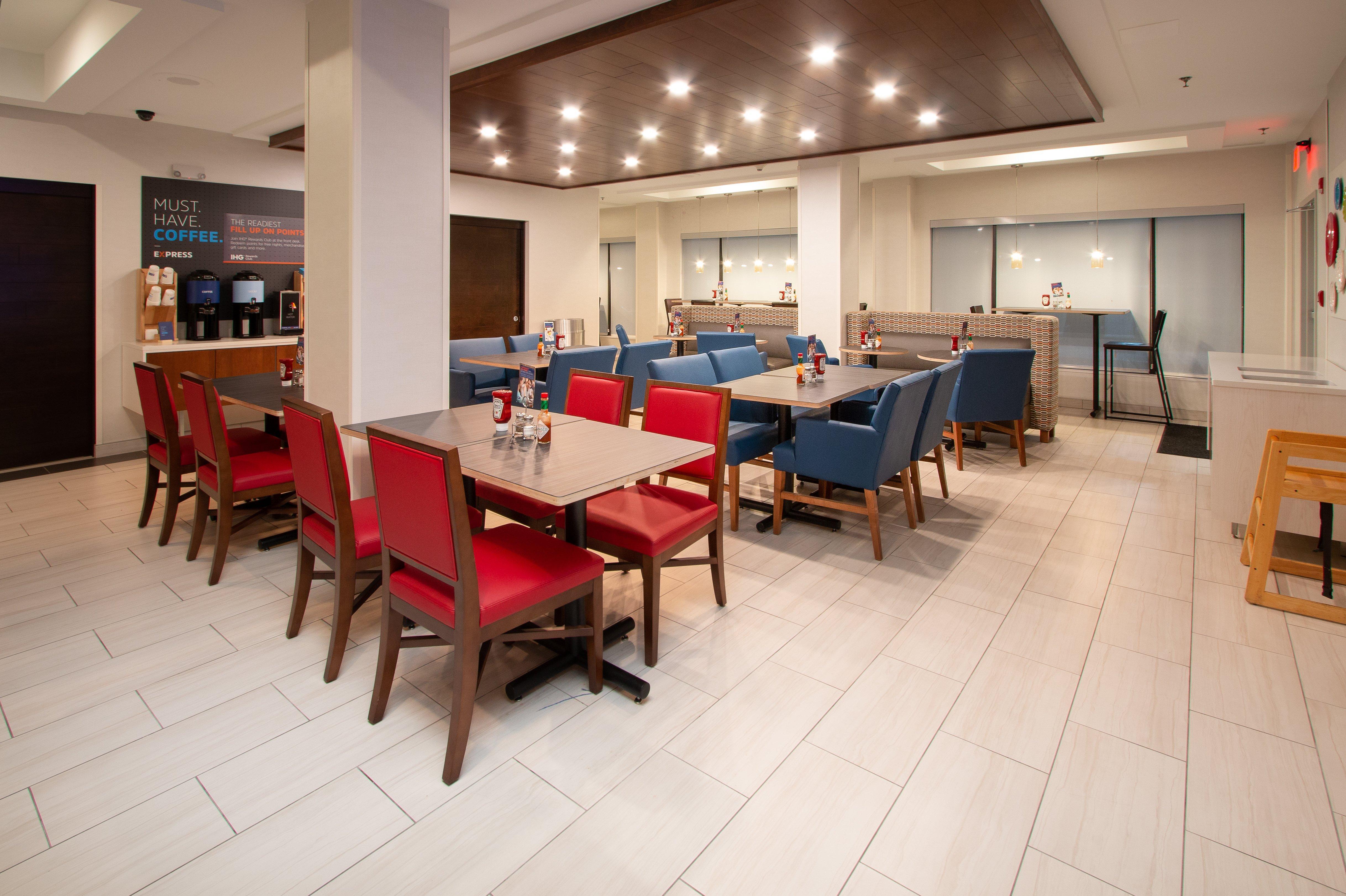 Holiday Inn Express & Suites Tupelo By Ihg Exterior foto