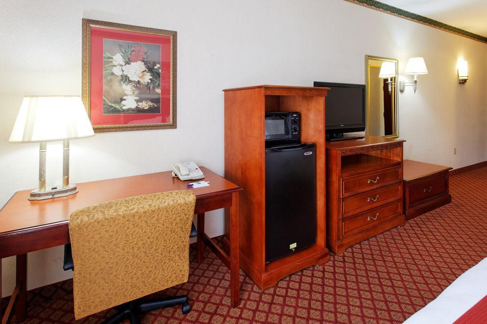 Holiday Inn Express & Suites Tupelo By Ihg Exterior foto