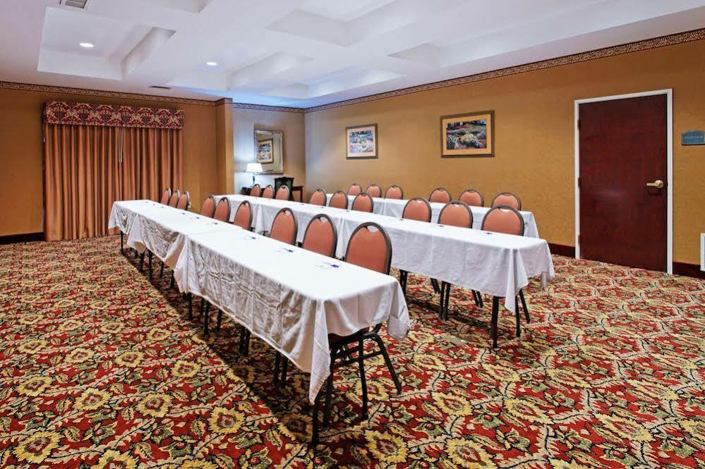 Holiday Inn Express & Suites Tupelo By Ihg Einrichtungen foto